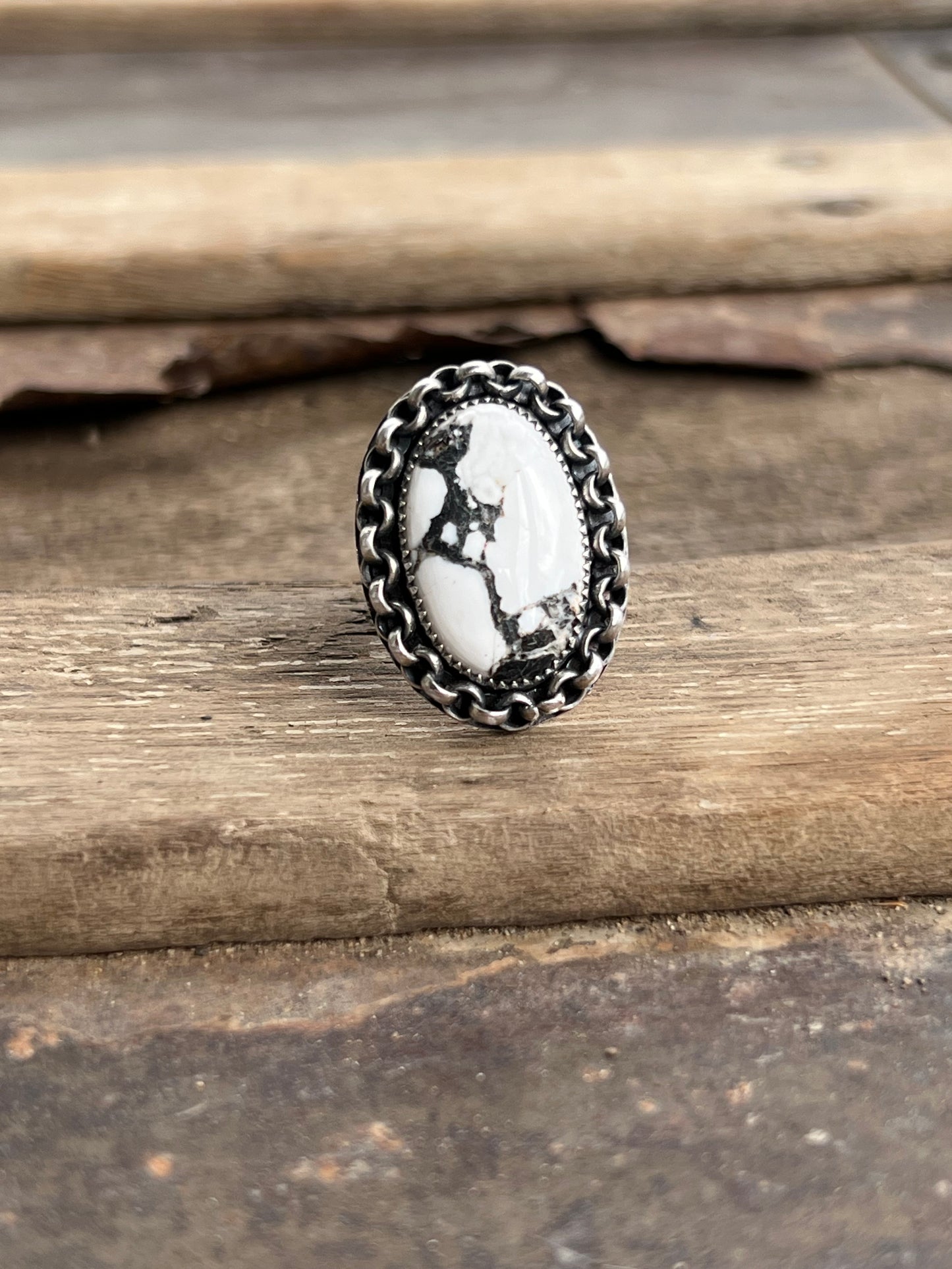 White Buffalo Chain Edge Ring